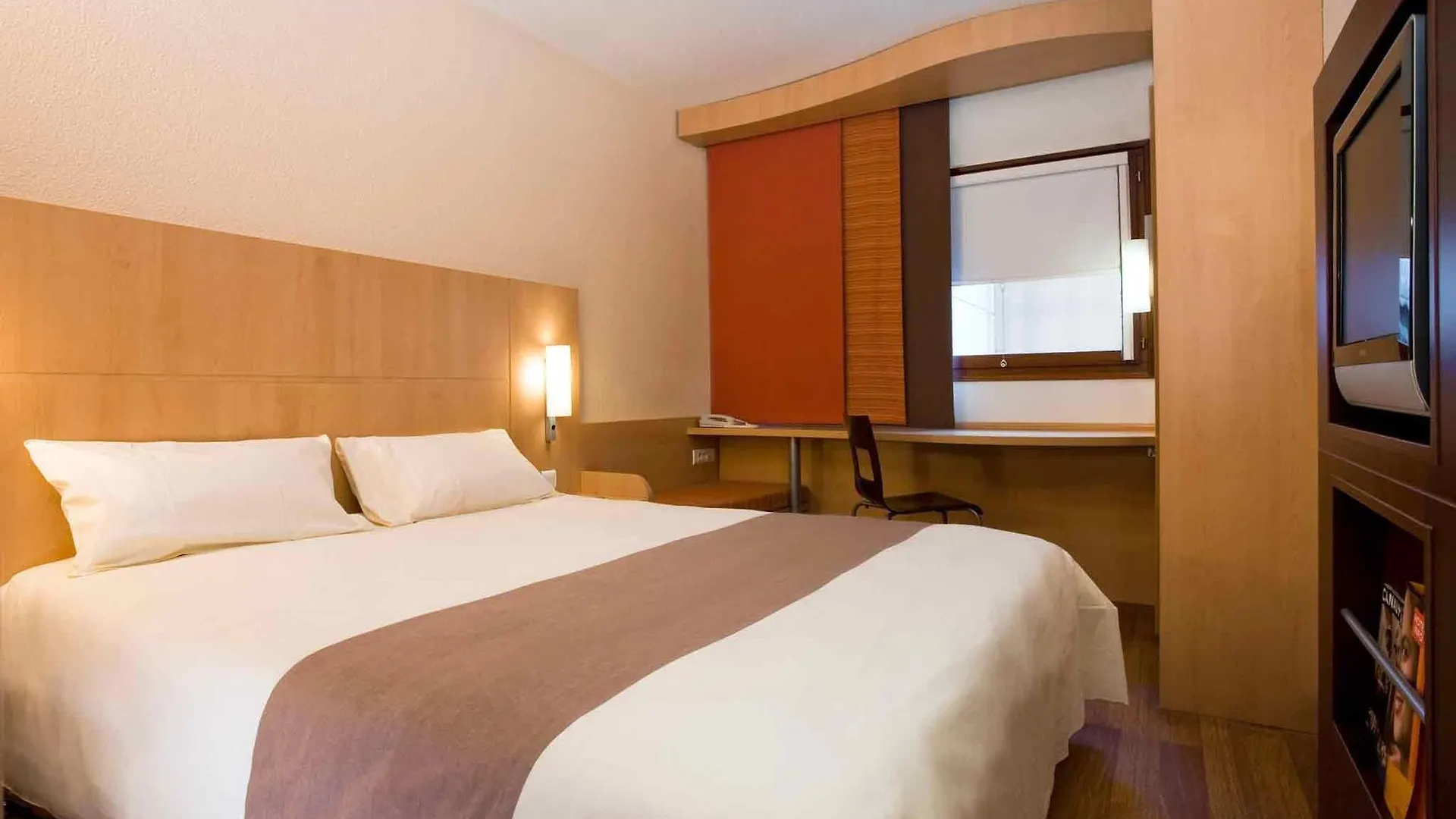 Ibis Kyiv City Center