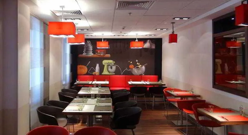 Ibis Kyiv City Center